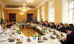 Im Gespräch im Rittersaal des Landhauses wurden Kooperationsmöglichkeiten mit der Steiermark erörtert.