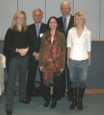 Prof. Gernot Beer (links) und Prof. Reinhard Rack (rechts) mit seinen beiden Assistentin, Karin Bernhard und Katharina Strohmeier, sowie Mag. Manuela Fuchs (mitte) vom Steiermark-Büro