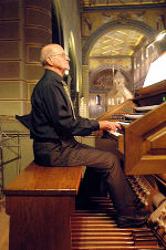 Der Grazer Domchor begleitete eine Messe, die von Weihbischof Dr. Franz Lackner im Pecser Dom zelebriert wurde; Domorganist Emanuel Amtmann gab anschließend ein Konzert auf der zweitgroßten Orgel der Welt.