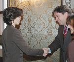 Mag.a Elisabeth Freiberger bei der Angelobung durch LH Mag. Franz Voves 
