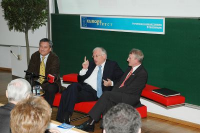 "Kleine"-Chefredakteur Patterer mit EU-Kommissionsvizepräsident Verheugen und TU-Rektor Sünkel (v.l.n.r.)