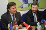 LH Franz Voves bei der gemeinsamen Pressekonferenz mit dem slowenischen Regionalminister Ivan Zagar in Laibach.