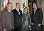 (von links): Dr. Peter Piffl-Percevic (Stadt Graz), Landesrat Dr. Christian Buchmann, EU-Regionalkommissarin Danuta Hübner und Landeshauptmann Mag. Franz Voves. Foto: Pachernegg