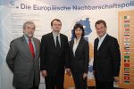 Die Zusammenarbeit zwischen Regionen vor dem Hintergrund der Europäischen Nachbarschaftspolitik (v.l.n.r.): Serbien-Referent Josef Bauer (FA1E) mit dem Direktor der Abteilung für Europäische Integration in der Regierung der Vojvodina, Predrag Novikov, der Referentin Gabriella Haas und der Leiter der Fachabteilung Europa, Ludwig Rader.