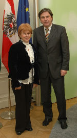 Generalkonsulin Sonja Asanović-Todorović zu Besuch bei Landeshauptmann Franz Voves in der Grazer Burg