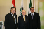 v.l.n.r.: Landeshauptmann Franz Voves, Botschafter Massimo Spinetti und Angelo Urban, Honorarkonsul der Republik Italien, in der Grazer Burg. Foto: Landespressedienst © Land Steiermark (Abdruck frei)