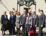 2) Die Partner und Partnerinnen der Staatsoberhäupter besuchten heute Vormittag u.a. auch den Landtag Steiermark: v.l.n.r. Clio Napolitano (Italien), Margit Fischer (Österreich), Luise Köhler (Deutschland), Maria Cavaco Silva (Portugal – hinten), Lilita Zatlere (Lettland), Siegfried Schrittwieser, Präsident des Landtag Steiermark, Walburga Beutl, Zweite Präsidentin des Landtages Steiermark (hinten), Maria Kaczyńska (Polen), Pentti Arajärvi (Finnland) und Barbara Gross, Dritte Präsidentin des Landtages Steiermark. Foto: Landespressedienst