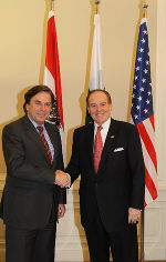 Landeshauptmann Franz Voves mit US-Botschafter David Girard-diCarlo, Abdruck bei Quellenangabe honorarfrei