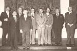 Landesamtspräsident Dr. Alfons Tropper (ganz links hinten) neben Kärtnens damaligen Landeshauptmann Leopold Wagner bei der Gründung der Arbeitsgemeinschaft Alpen-Adria in Venedig am 20.11.1978 Landesamtspräsident Dr. Alfons Tropper (ganz links hinten) neben Kärtnens damaligen Landeshauptmann Leopold Wagner bei der Gründung der Arbeitsgemeinschaft Alpen-Adria in Venedig am 20.11.1978