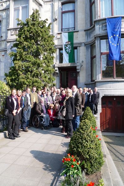 Die steirischen Gemeindevertreter der Steirischen Volkspartei vor dem Steiermark-Haus in Brüssel