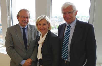Die steirische Verkehrslandesrätin mit Generaldirektor Matthias Ruete (links) und MEP Reinhard Rack (rechts)