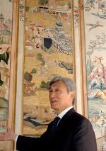 Anschließend war der Botschafter begeistert vom "Japanischen Kabinett" im Schloss Eggenberg.