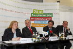 v.l.: Stadträtin Elke Edlinger, Bundesminister Rudolf Hundstorfer, Landeshauptmann Mag. Franz Voves und Soziallandesrat Siegfried Schrittwieser bei der Pressekonferenz zur "1. Regionalkonferenz in Graz". © Frankl / bei Quellenangabe honorarfrei