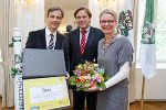 LH Franz Voves überreicht Bürgermeister Siegfried Nagl und Vizebürgermeisterin Lisa Rücker den Titel "1. Fairtrade-Landeshauptstadt Österreichs"