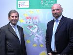 Kommissar Hahn und Erich Korzinek (Europaabteilung). Kommissar Hahn und Erich Korzinek (Europaabteilung).