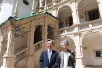 Botschafter Shigeo Iwatani und seine Frau Yuko interessierten sich sehr für die architektonischen Schönheiten der Grazer Altstadt.