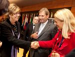 Bei den "OPEN DAYS" traf sie mit AdR-Präsidentin Mercedes Bresso (links) und EU-Kommissar Johannes Hahn (Mitte) zusammen ...