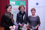 EuropeDirect-Leiterin Heidi Zikulnig (Mitte) und die Referentinnen Britta Breser (l.) und Angelika Zojer (r.) ...