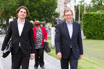 Patrick Schnabl, designierter Leiter der Abteilung Kultur und EUropa mit seinem politischen Chef, Landesrat Dr. Christian Buchmann.