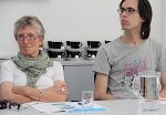 Univ.-Prof. Ursula Stachl-Peier mit einem ihrer Studenten.