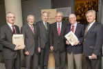 Boguslaw Dybas, Gerold Ortner, Dekan Wolf Rauch, LT-Präsident Franz Majcen, Stefan Karner und Bundesratspräsident a.D.Gregor Hammerl bei der Eröffnung von Viribus Unitis, v.l.