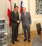 Landeshauptmann Franz Voves begrüßte Botschafter Andrej Rahten zu dessen ersten Steiermark-Besuch, bei dem anschließend Stationen im Slowenischen Lesesaal in der Steiermärkischen Landesbibliothek sowie im Pavel-Haus am Programm standen.