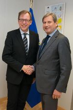 Landesrat Dr. Christian Buchmann mit EU-Regionalkommissar Dr. Johannes Hahn