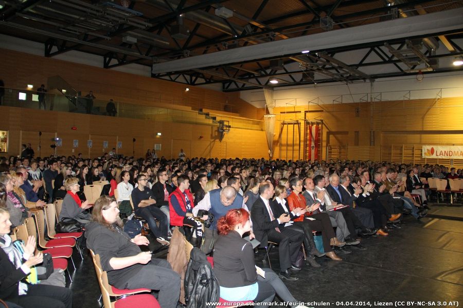 Das Publikum in der Ennstalhalle.