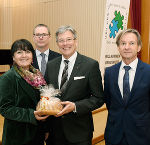 Die Zweite Landtagspräsidentin, Manuela Khom vertrat das Land Steiermark beim ersten "Alpen-Adria-Rat" nach der Neugründung vor zwei Jahren - mit Kärntens LH Peter Kaiser (Mitte) und Sloweniens Vertreter Andrej Cas (rechts) sowie Kärntens LAD Dieter Platzer (im Hintergrund).