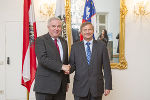 Landeshauptmann Hermann Schützenhöfer hieß Sloweniens Außenminister Karl Erjavec (r.) in Graz herzlich willkommen. Landeshauptmann Hermann Schützenhöfer hieß Sloweniens Außenminister Karl Erjavec (r.) in Graz herzlich willkommen.