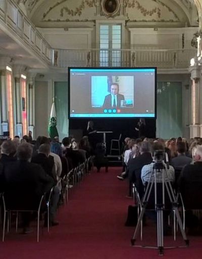 Videokonferenz in der alten Aula der KFU-Graz