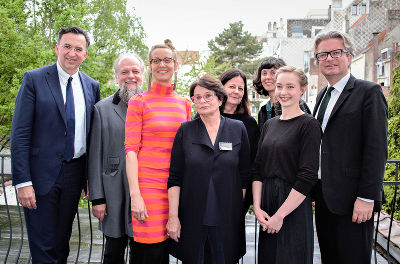 Eröffneten gestern gemeinsam die neue Ausstellung: Ronald Rödl, Bernd Moser, Sabine Hirzer, Gigi Haubenhofer-Salicites, Andrea Zahlbruckner-Jaufer, Pilar Gallego, Elise Pierer und Christopher Drexler (v.l.)