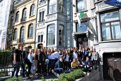 Schülergruppe des BG Rein vorm Steiermark-Büro