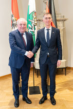 Landeshauptmann Hermann Schützenhöfer empfing den deutschen Botschafter Ralf Beste zu dessen Antrittsbesuch. © steiermark.at/Streibl; bei Quellenangabe honorarfrei