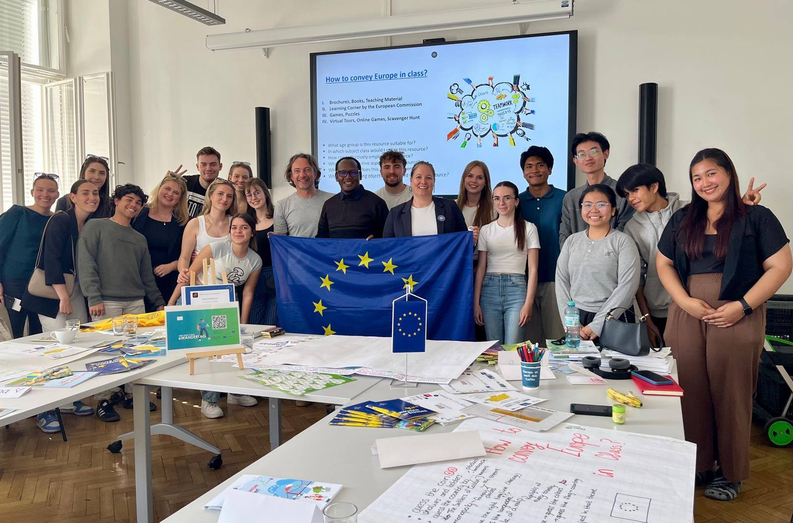 Gruppenfoto mit den Erasmus-Studierenden Gruppenfoto mit den Erasmus-Studierenden