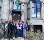 Gruppenfoto vor dem Steiermark-Büro