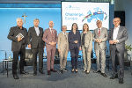 Kleine-Zeitung-Chefredakteur Hubert Patterer, Geist & Gegenwart-Koordinator Herwig Hösele, Wissenschaftslandesrat Willibald Ehrenhöfer, Bundeskanzler a. D. Wolfgang Schüssel, Katrin Praprotnik von der Universität Graz, Anja Wehler-Schöck vom Berliner Tagesspiegel, WIFO-Direktor Gabriel Felbermayr und Othmar Karas, Präsident des European Forum Alpbach. © Land Steiermark/Fischer; bei Quellenangabe honorarfrei