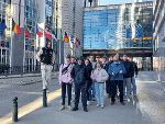 Schülerinnen und Schüler der LBS Mureck vor dem Parlamentsgebäude im Rahmen einer Brüsselreise 2025. Für weitere Informationen wenden Sie sich bitte an die Verfasserin bzw. den Verfasser des Textes.